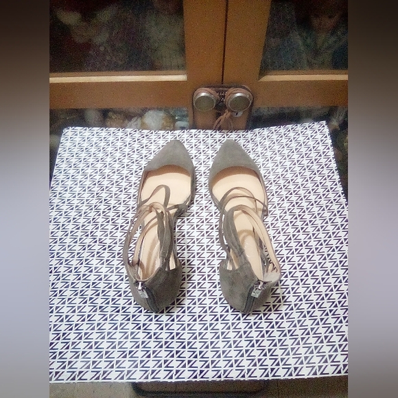 Jessica Simpson Suede Flats - Picture 7 of 16